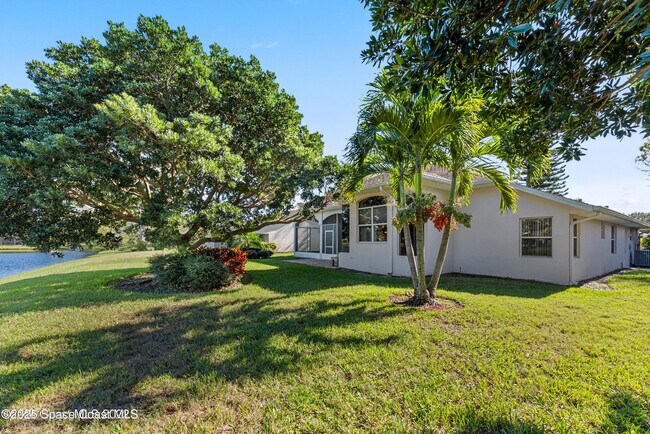 Building Photo - 537 Lake Victoria Cir