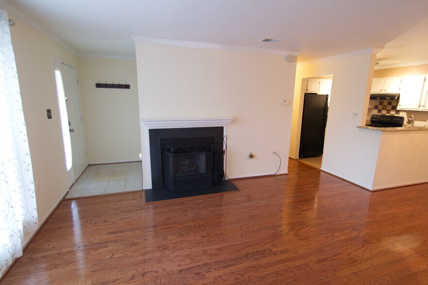 Building Photo - 7718B Lexton Pl