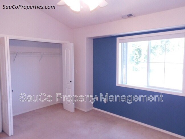 Building Photo - 4938 SW 1st Ave
