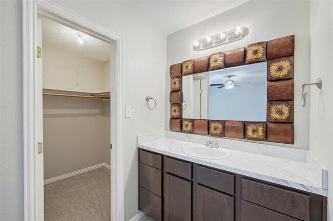 Building Photo - 8903 Piney Point Dr