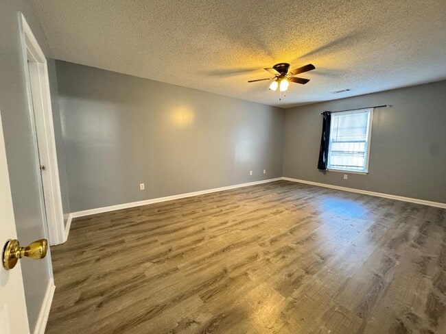 Building Photo - 2029 Caton Dr