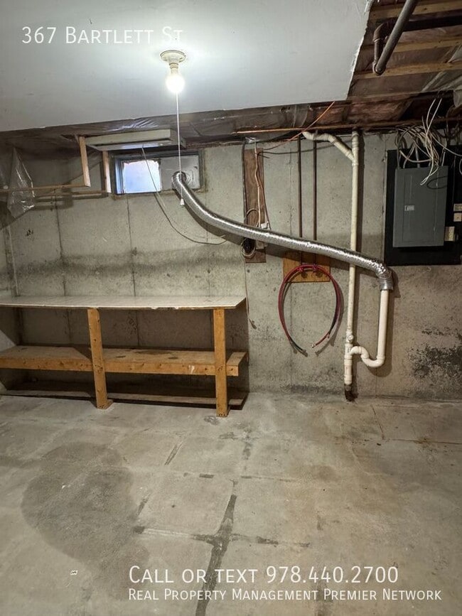 Building Photo - 367 Bartlett St