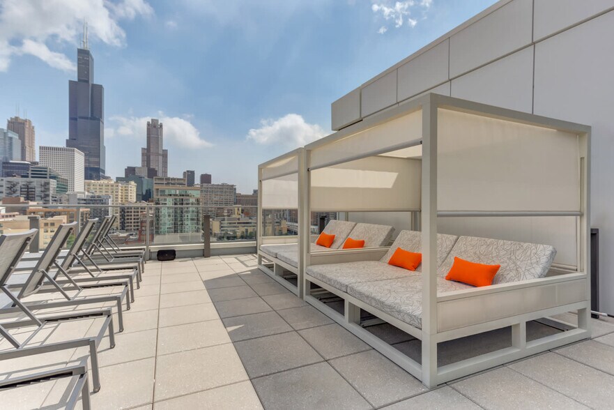 Building Photo - 336 S Halsted St