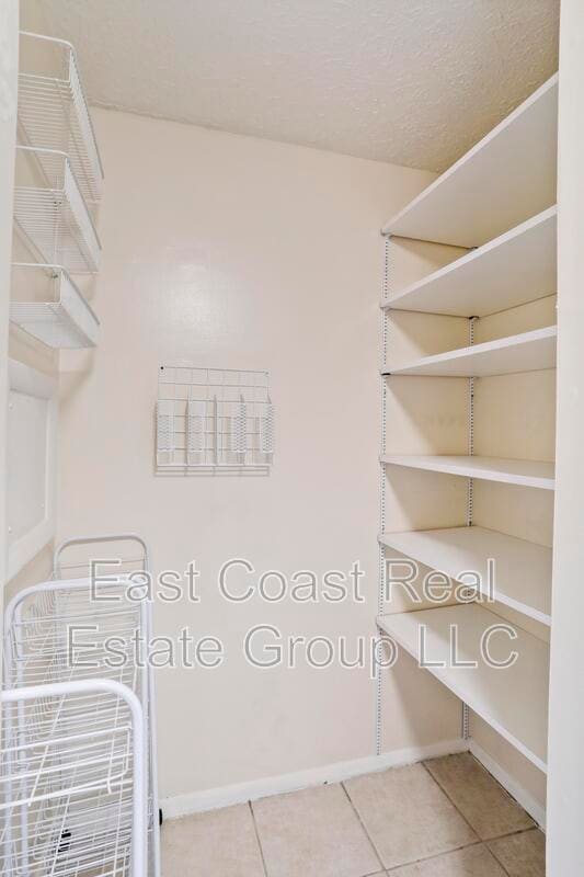 Building Photo - 140 Sandalwood Ct