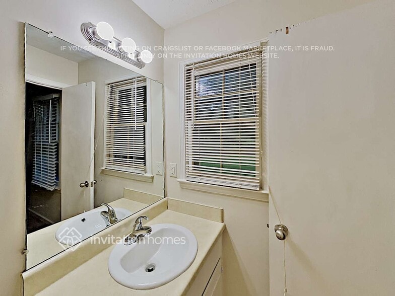 Building Photo - 4690 Cedar Brook Dr SE