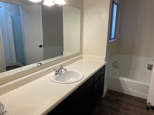 Building Photo - 3000 Jade Way
