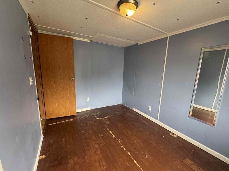 Building Photo - 48592 Leafdale Ct