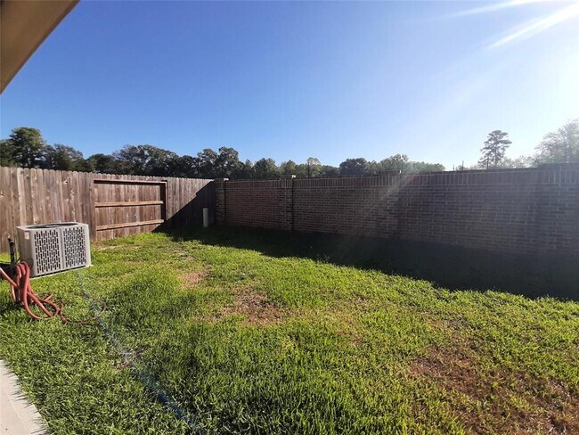 Building Photo - 25104 Pacific Wren Dr