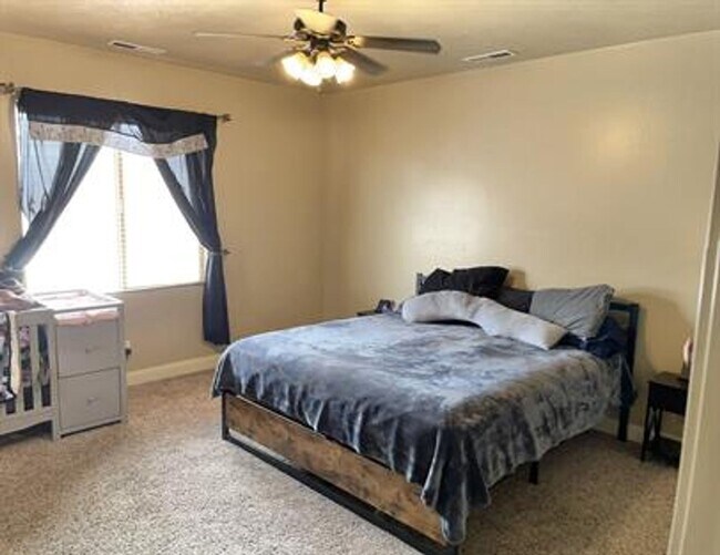 Building Photo - Beautiful Single Family Home