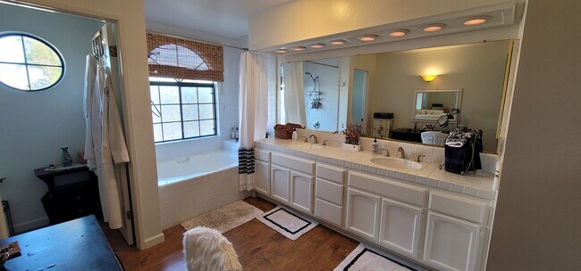 Building Photo - Mandalay Bay Village Private Community 3+3 $5000