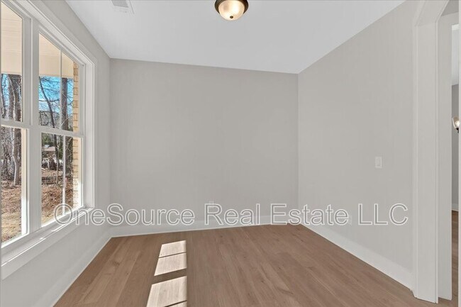Building Photo - 4444 Sullivan Rd SW