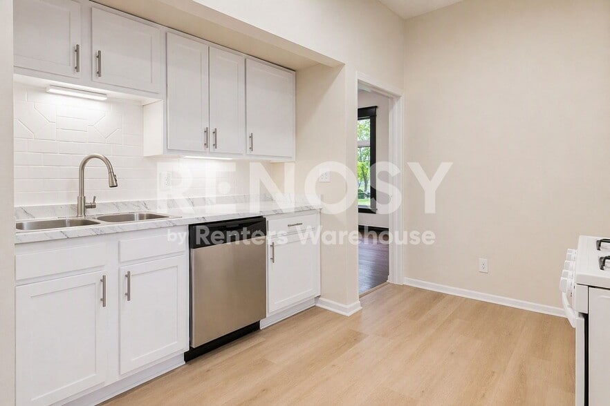 Building Photo - 3348 3rd Ave S