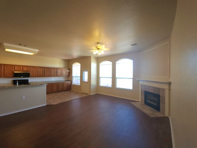 Building Photo - 21215 Encino Ash