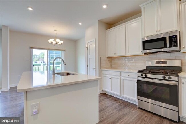 Building Photo - 1050 Moscariello Ln
