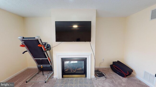 Building Photo - 12021 Calico Woods Dr