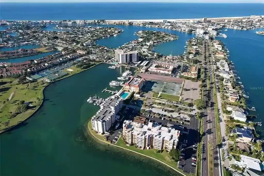 Building Photo - 500 Treasure Island Cswy