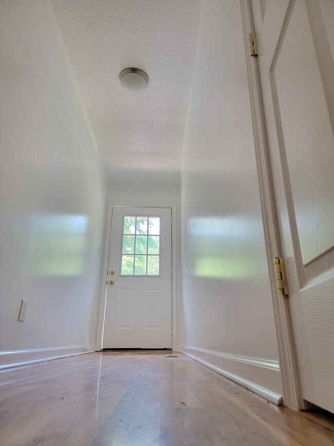 Building Photo - 1101 Lily Pad Ln