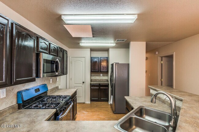 Building Photo - 11933 Mesquite Bush Dr