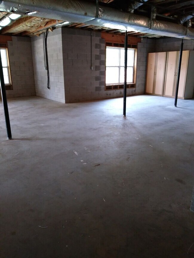Building Photo - 3428 Heatherwood Tra