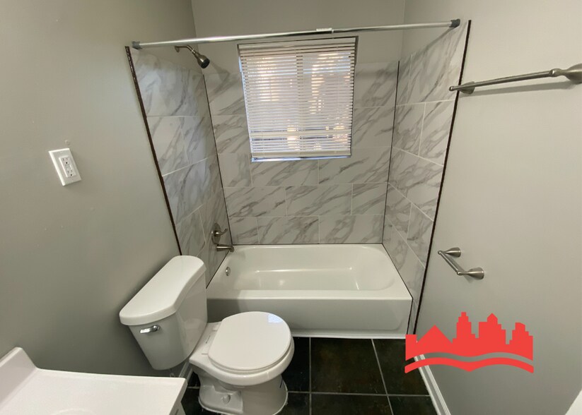 Building Photo - 4242 Escrow St