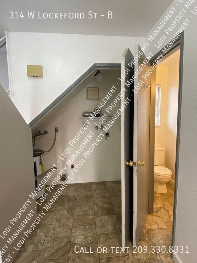 Building Photo - 314 W Lockeford St