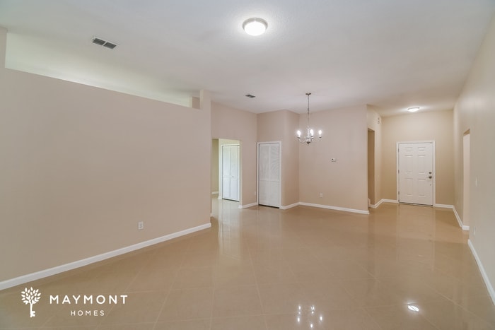 Building Photo - 15259 Bareback Dr