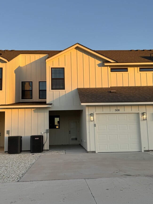 Building Photo - 508 Mercado St