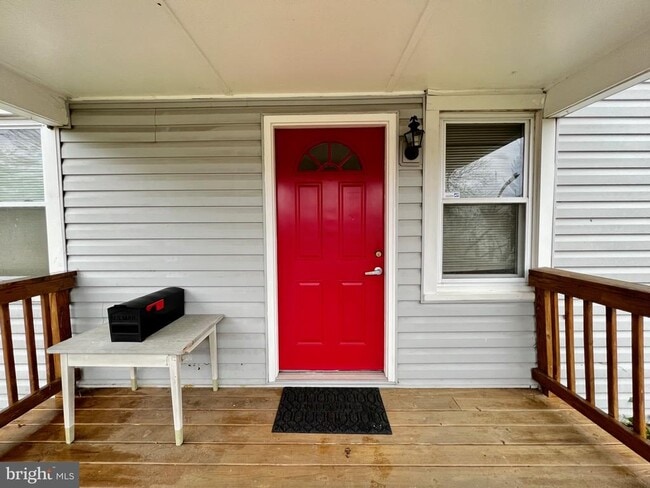 Building Photo - 3712 Lawrence Ave