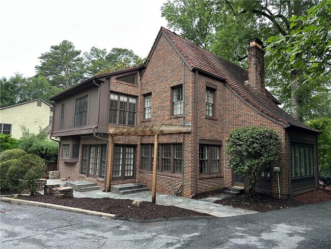 Building Photo - 935 Stovall Blvd NE