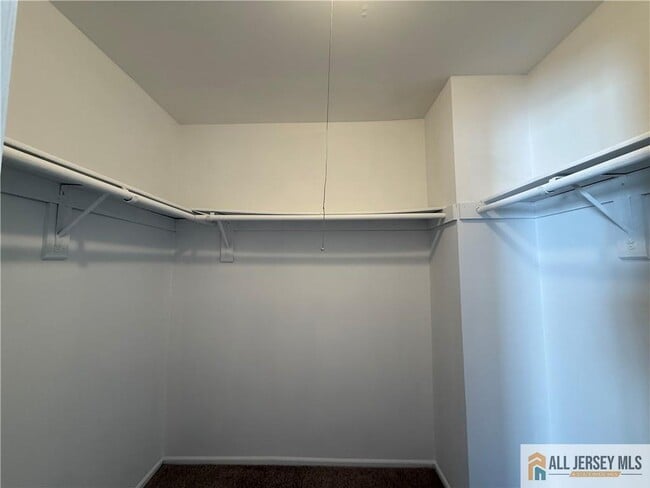 Building Photo - 123 Aspen Dr