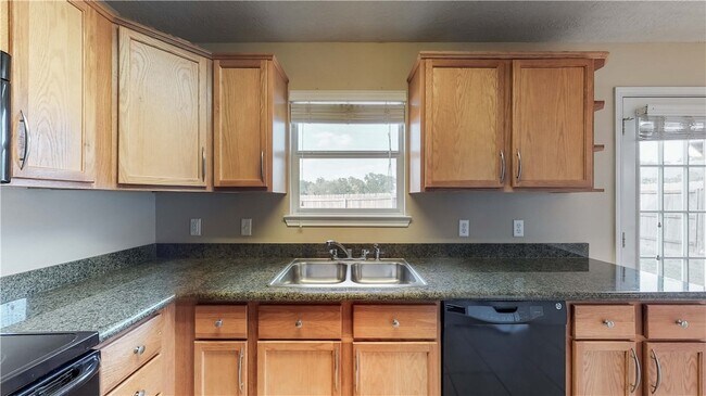 Building Photo - 4023 Southern Trace Dr
