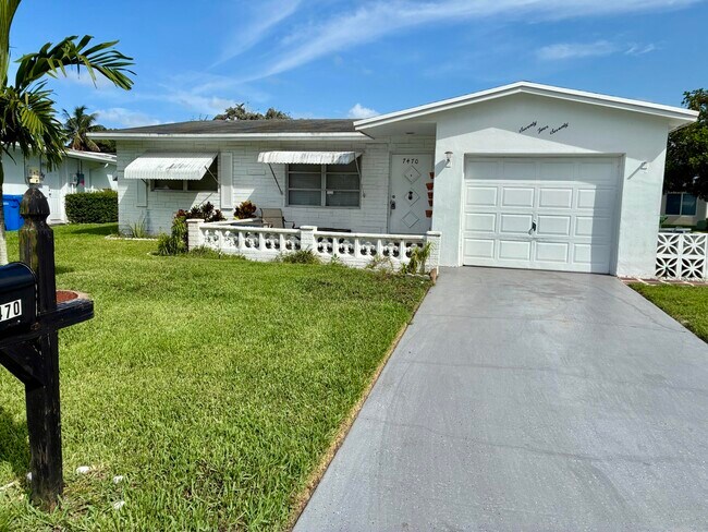 Building Photo - 7470 NW 7th Pl