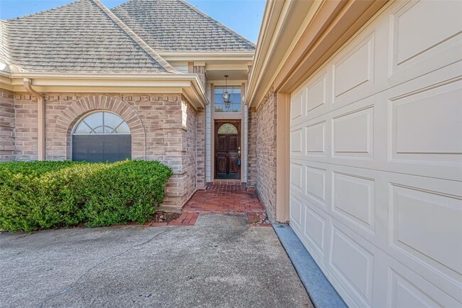 Building Photo - 2919 Pepperwood Dr
