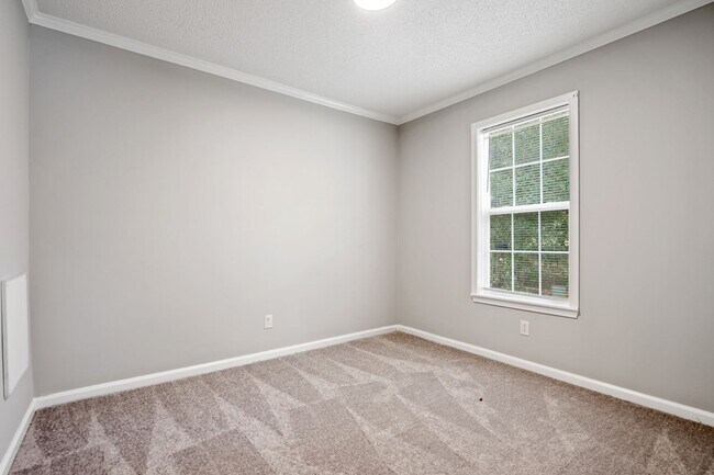 Building Photo - Charming 4 bedroom home in South Raleigh!