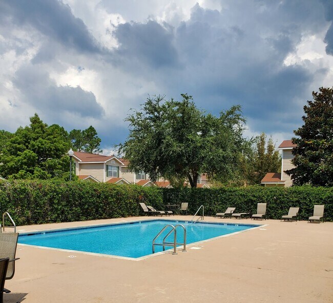 Building Photo - Gulf Shores town home with garage