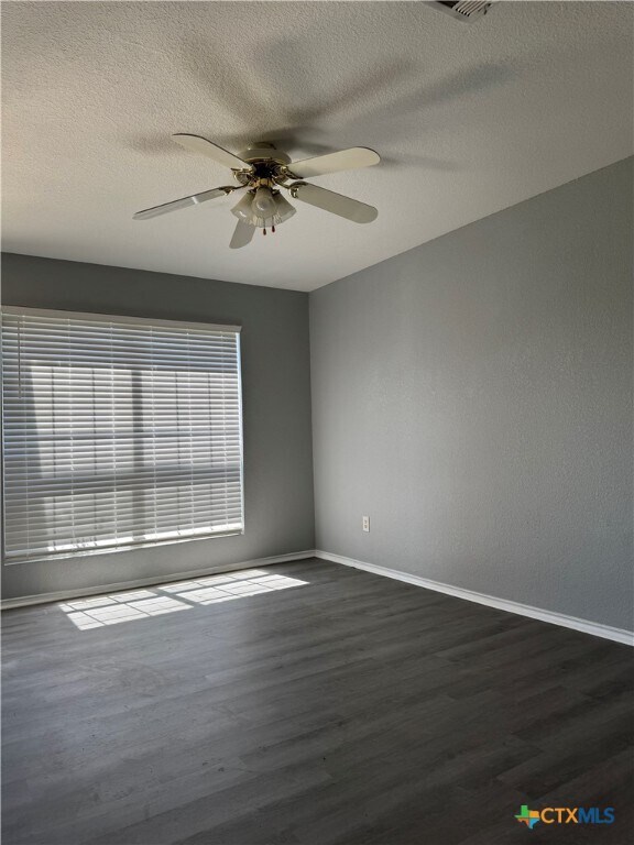 Building Photo - 4501 Deek Dr
