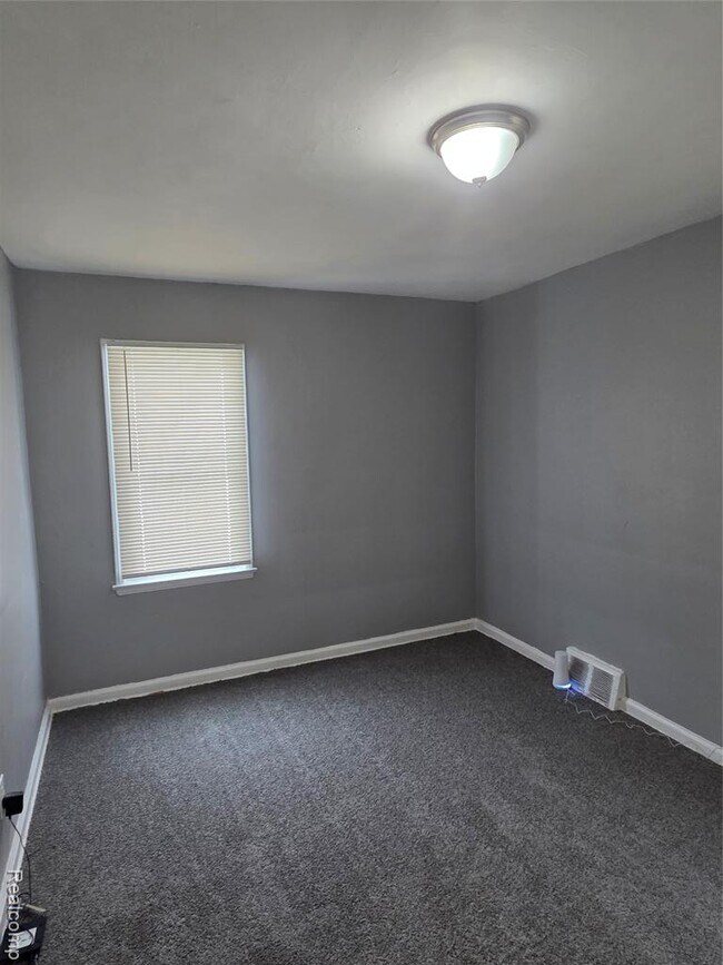 Building Photo - 12920 Payton St