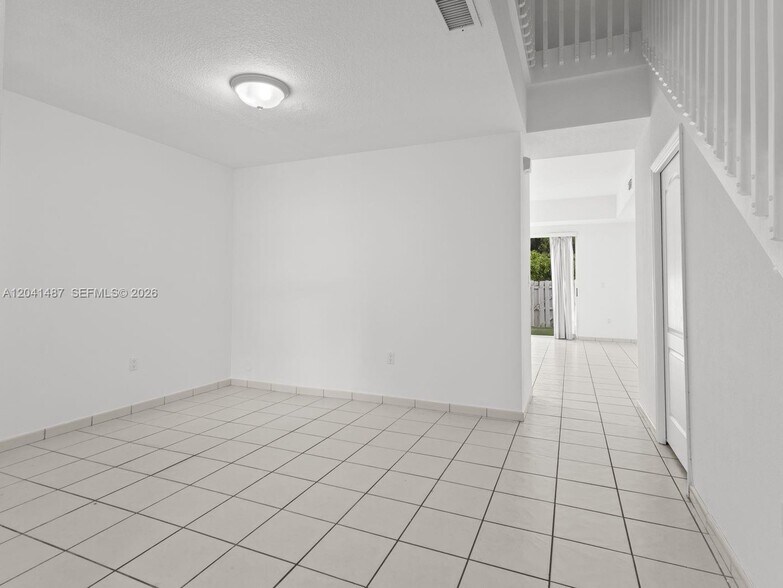 Building Photo - 10966 NW 43rd Ter
