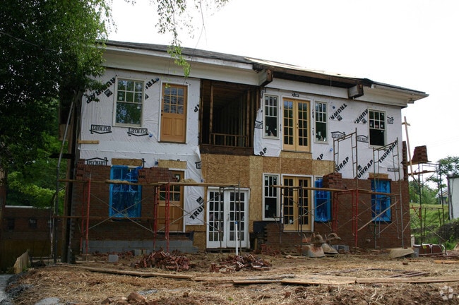 Building Photo - 685 Penn Ave