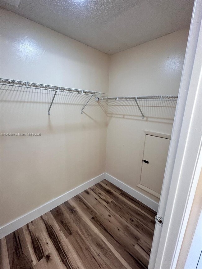 Building Photo - 840 Independence Dr