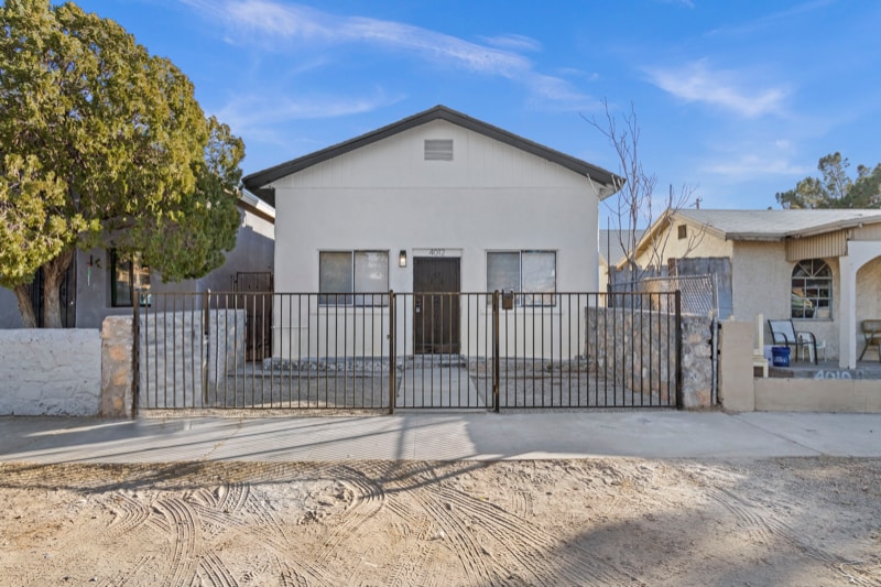 Primary Photo - 4012 Tularosa Ave