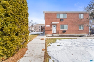 Building Photo - 24 Glenwood Ave