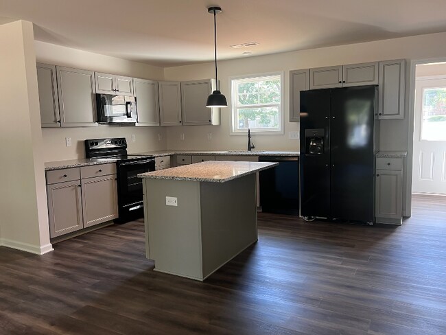 Building Photo - 1215 Collins Dr