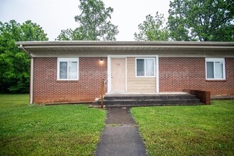 Building Photo - 107 Louella Dr