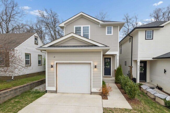 Building Photo - 6368 Alamo Pl