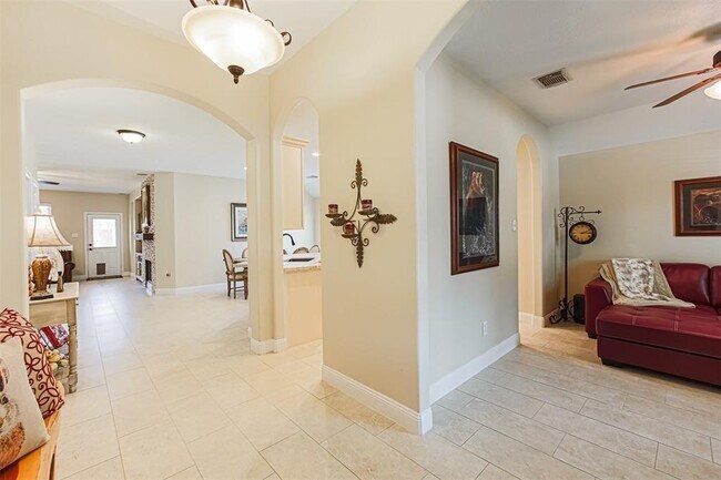 Building Photo - 3034 Glenthorpe Ln