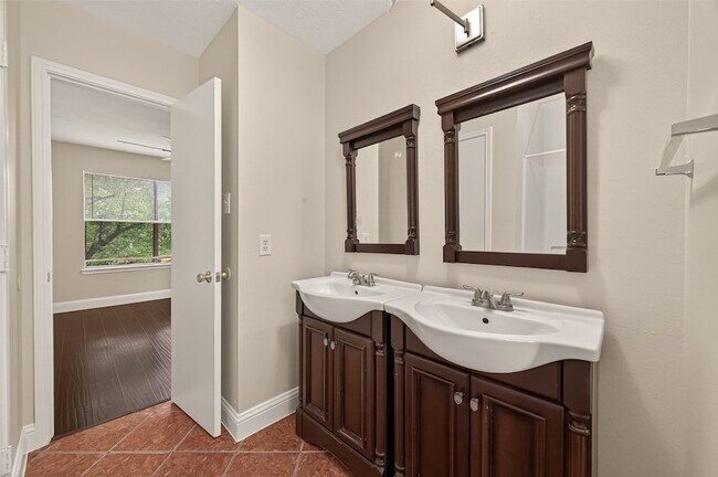 Building Photo - 16715 N Mist Dr