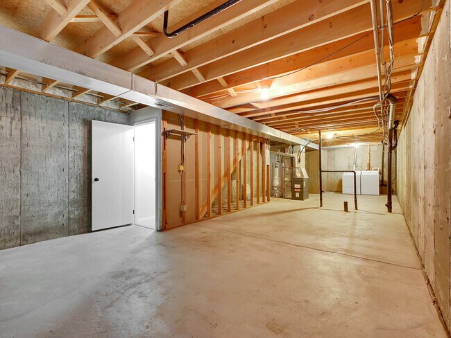 Building Photo - $2,395.00 2 bed, 2.5 bath townhome located...
