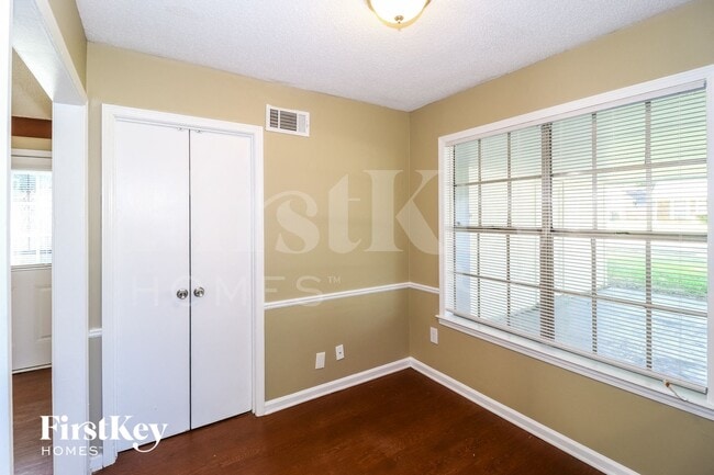 Building Photo - 3511 Morning Light Dr