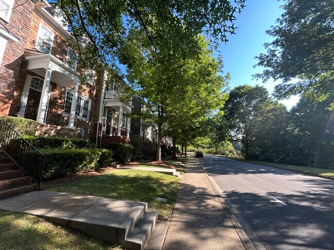 Building Photo - 1070 Drayton Ct